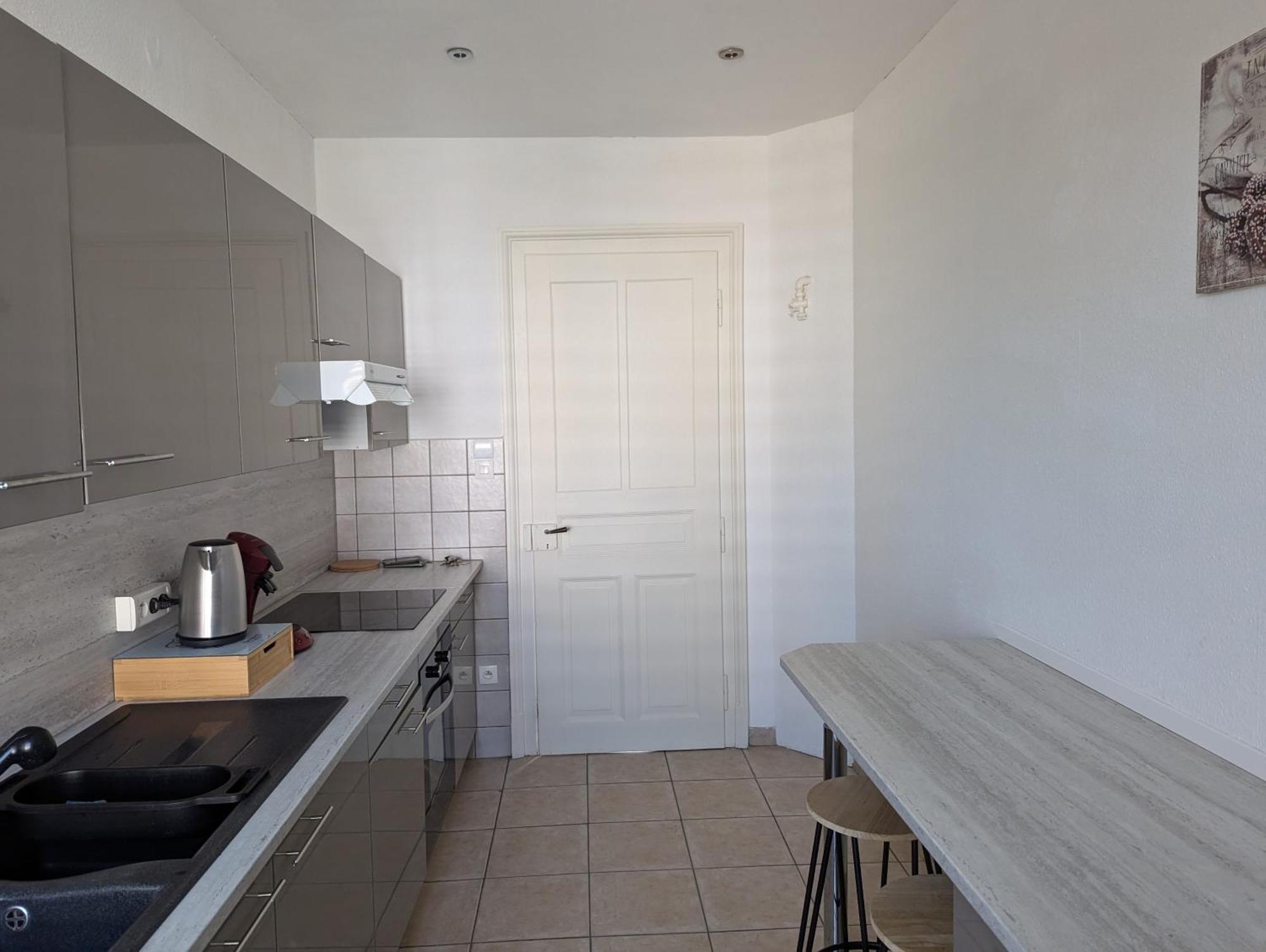Le Mirage - Appartement 2 Chambres, Salon, Cuisine Equipee, Parking Et Wifi Gratuit Mulhouse Luaran gambar