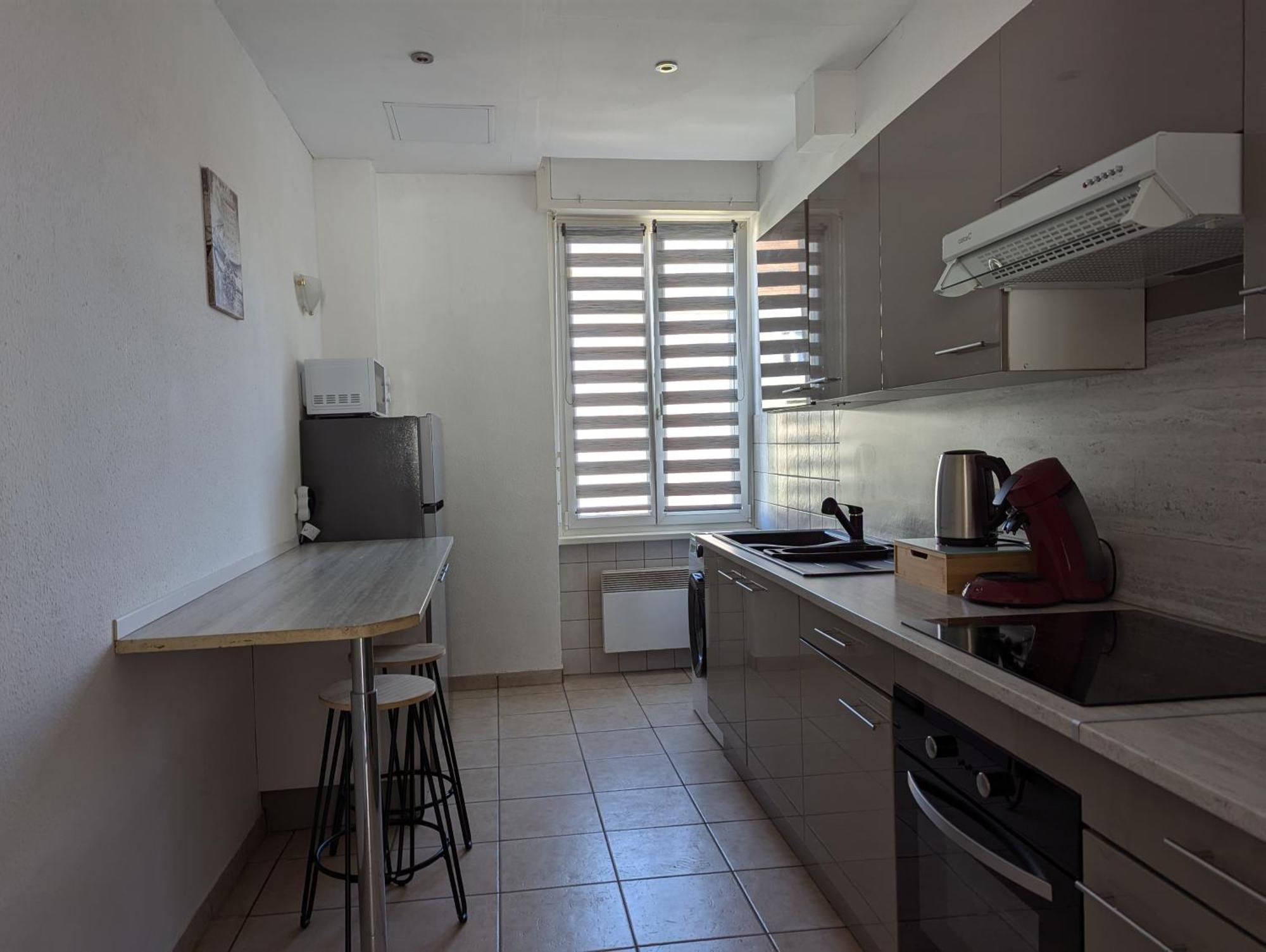 Le Mirage - Appartement 2 Chambres, Salon, Cuisine Equipee, Parking Et Wifi Gratuit Mulhouse Luaran gambar