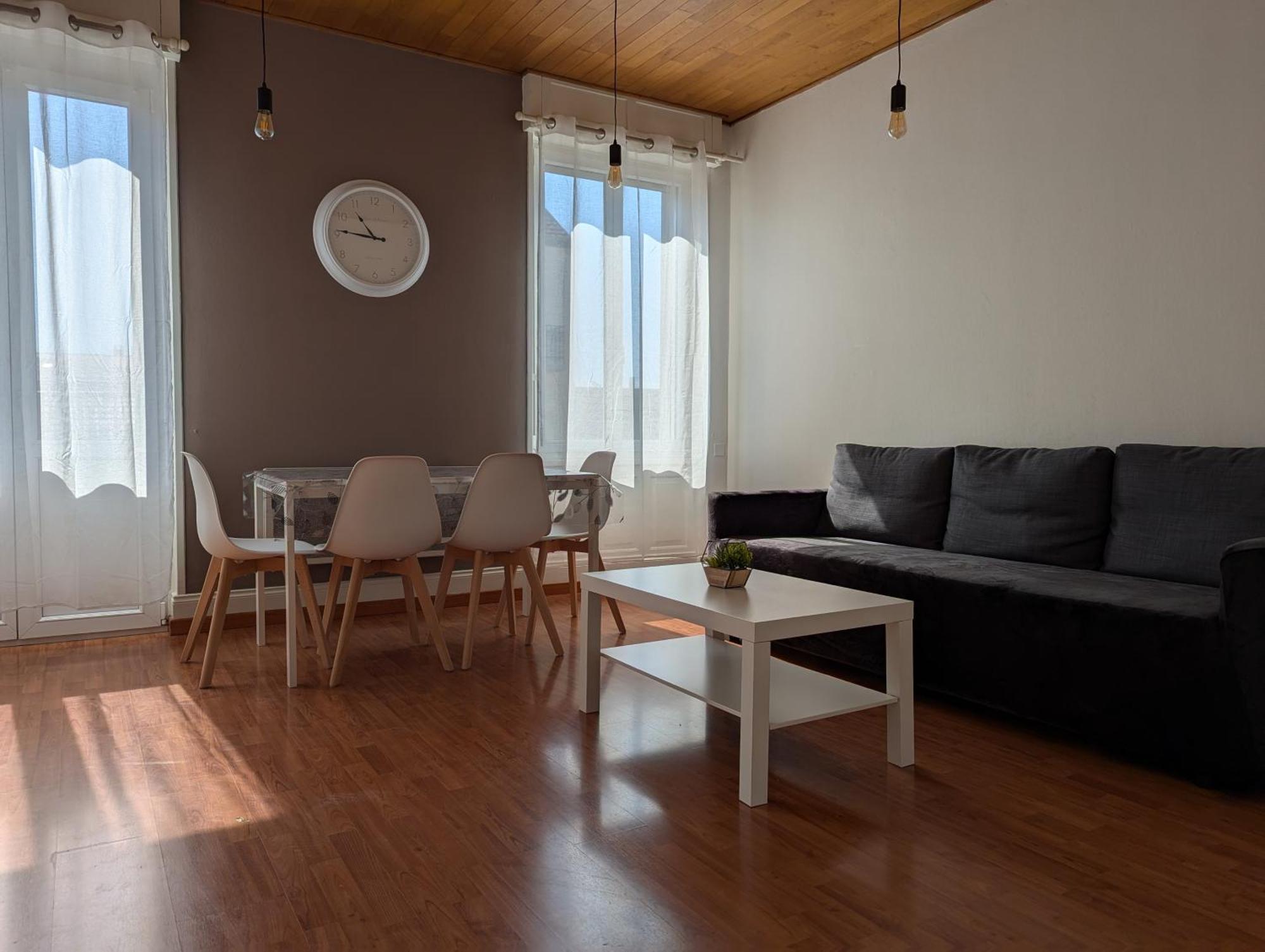 Le Mirage - Appartement 2 Chambres, Salon, Cuisine Equipee, Parking Et Wifi Gratuit Mulhouse Luaran gambar
